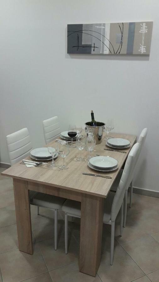 Apartment Smodlaka Dugopolje Εξωτερικό φωτογραφία