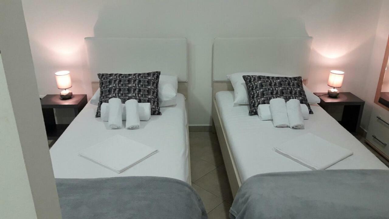 Apartment Smodlaka Dugopolje Εξωτερικό φωτογραφία