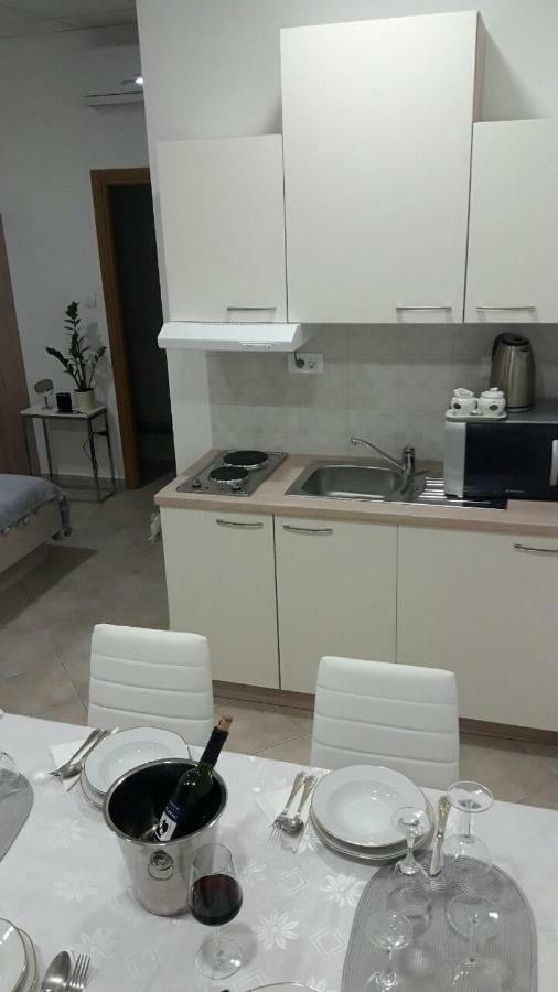 Apartment Smodlaka Dugopolje Εξωτερικό φωτογραφία