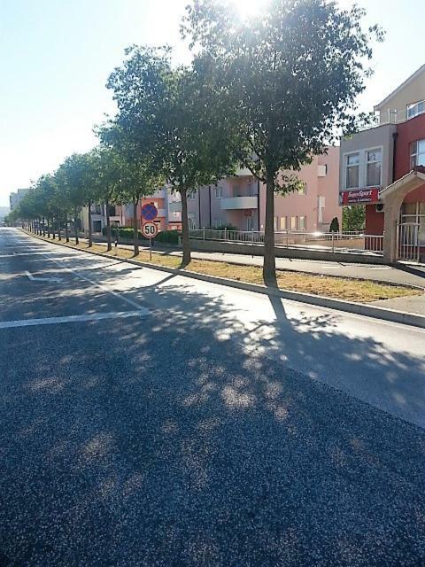 Apartment Smodlaka Dugopolje Εξωτερικό φωτογραφία
