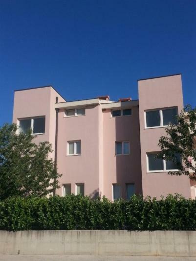 Apartment Smodlaka Dugopolje Εξωτερικό φωτογραφία